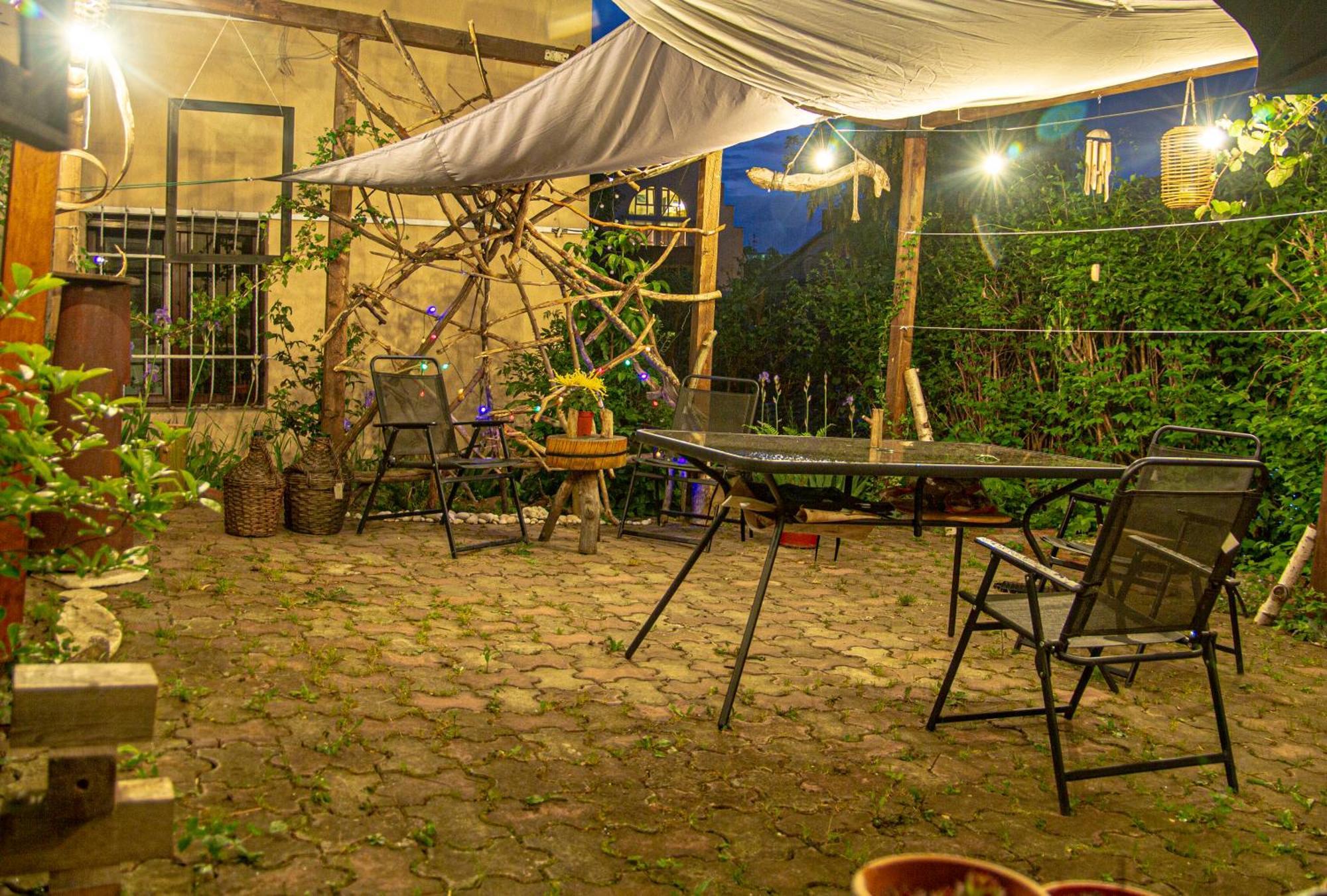 Apartament Lupeni Alley Cozy Apartment&private Garden *